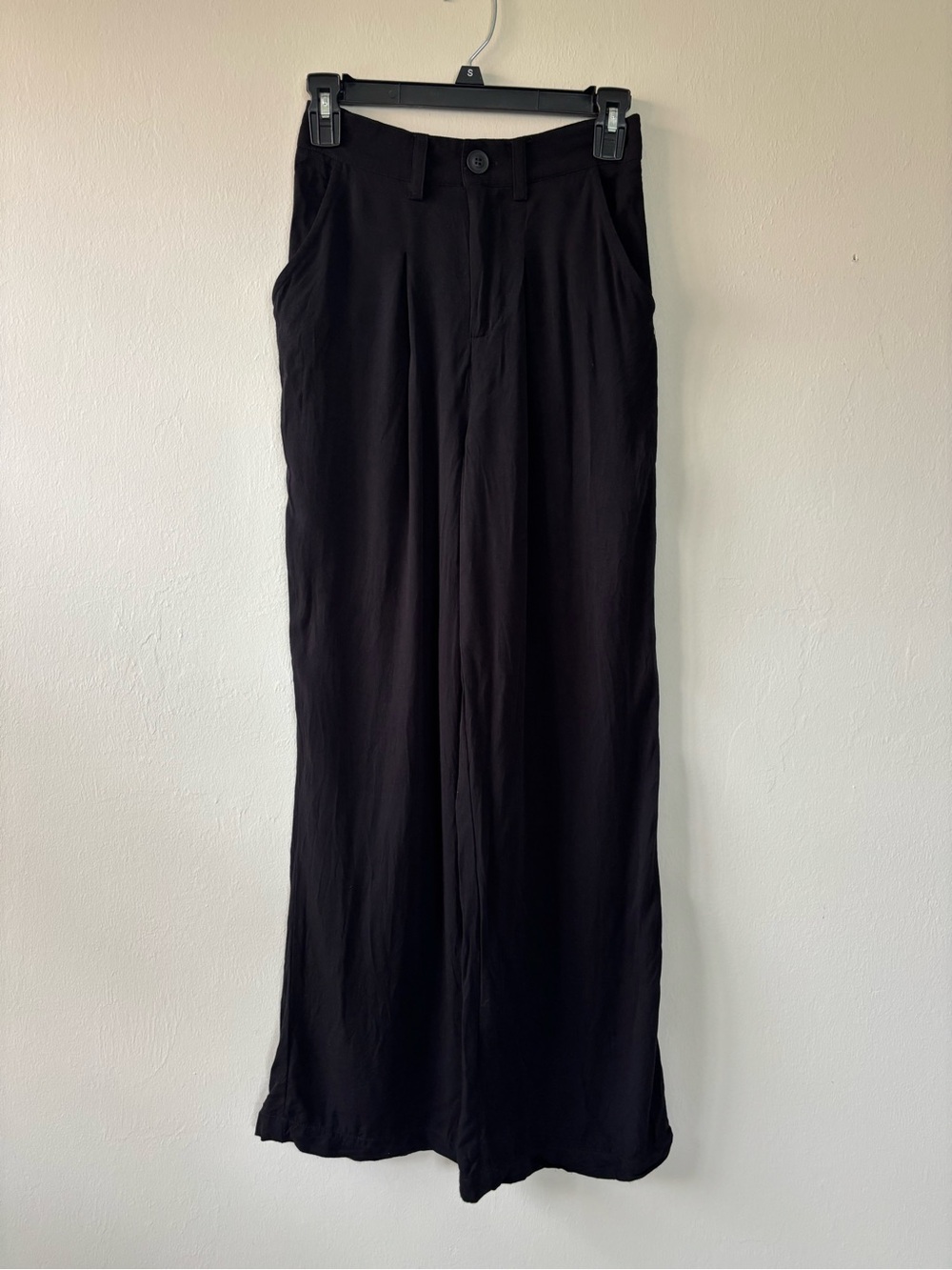 ASOS Design Women’s Size 2 Black Wide-Leg Pants Lightweight Pleated